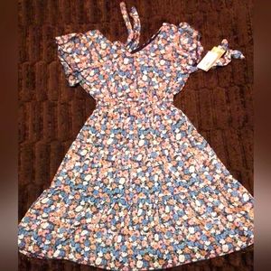 NWOT (2 piece) Girls super cute floral dress and scrunchie, for all events-